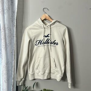 Cream colored Hollister sweatshirt